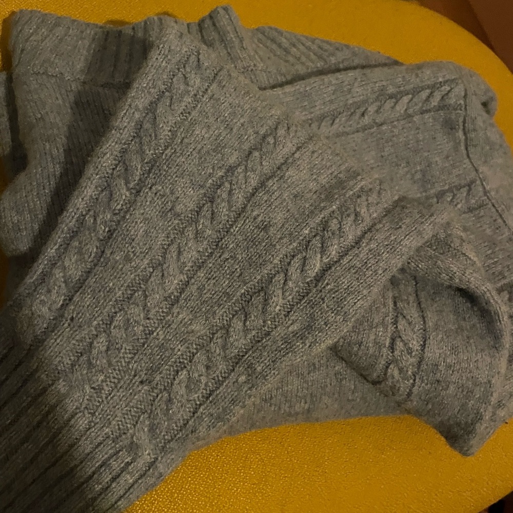 Club Monaco Blue cashmere Sweater